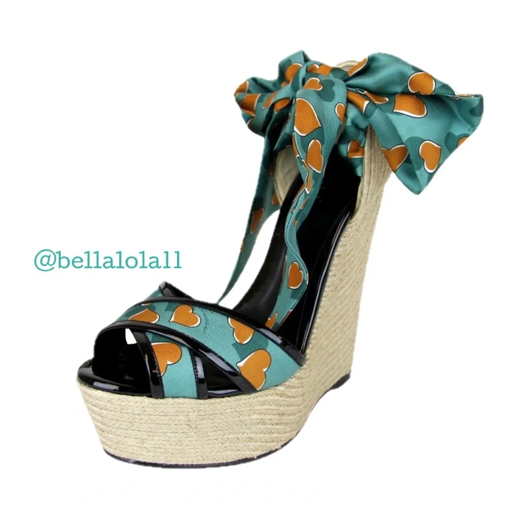 AUTHENTIC GUCCI WEDGE SANDALS
